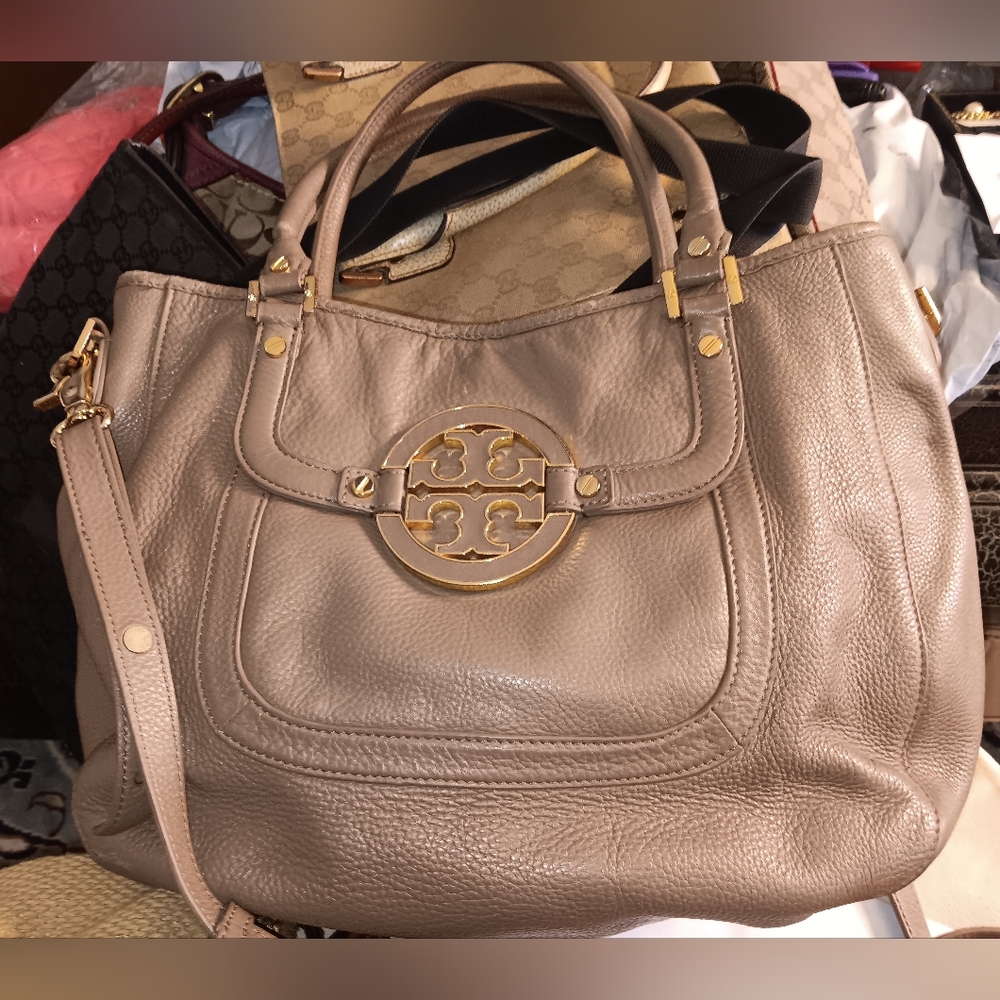 STUNNING Gorgeous Classy Tory Burch Leather Shoulder / Tote Bag, 10 X 4", Taupe